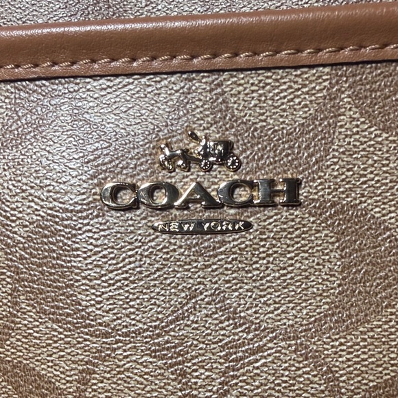 Coach Gold Signature Crossbody Bag - Picture 2 of 15